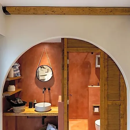 The Artemis Hotel 2*